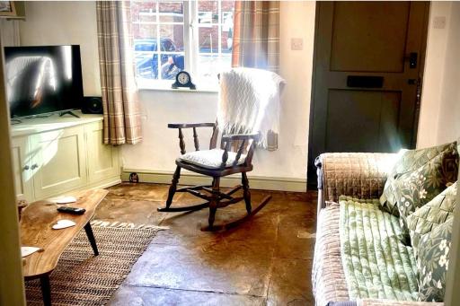 18th Century Cottage with Stunning Garden Views - Housity