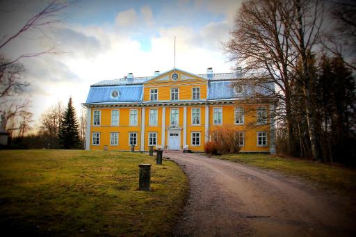 Mustion Linna / Svartå Manor - Housity