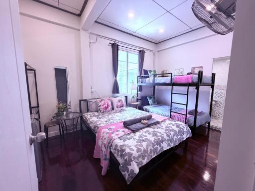 Pion Hotel Ayutthaya - Housity