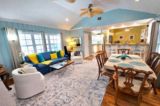 Steps2Beach-Walk everywhere-Bikes & gear Included - Housity