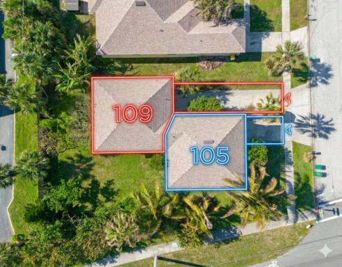 Surfside Paradise Retreat - 3BR and 2BA Duplex, Grill, DOG FRIENDLY - Close to the Beach! - Housity