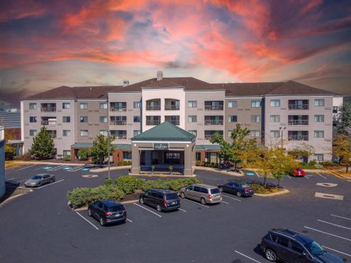 Country Inn & Suites by Radisson, Convention Center - Housity