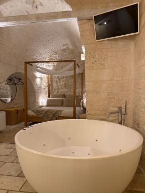 Suite fanizza cummerse in pietra con idromassaggio - Housity