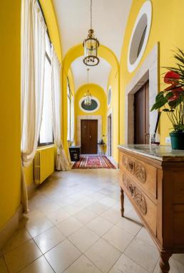 Castello Holiday Suite - Luxury Apartment - Housity