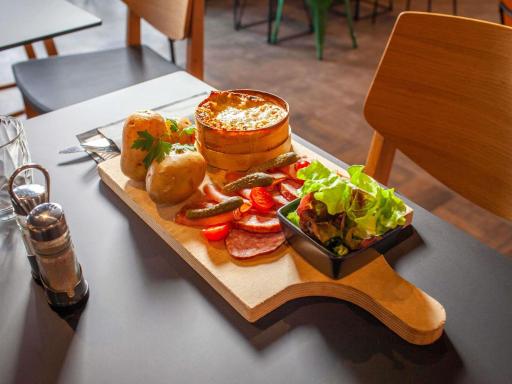 Ibis Pontarlier - Housity