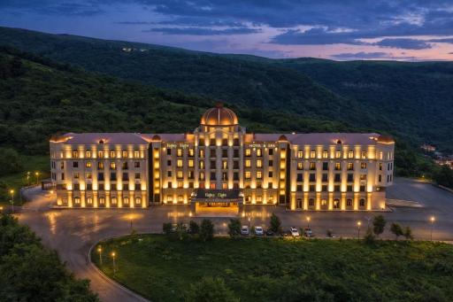 Eighty Eight Deluxe Hotel & Spa - Housity