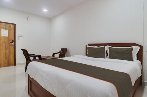 Collection O Virat Grand - Housity