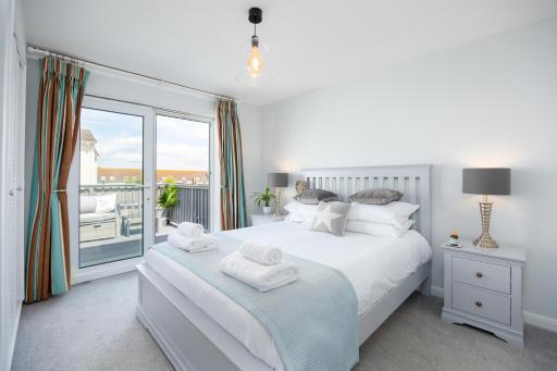 West Bay Cottages Yarmouth Isle of Wight - Housity