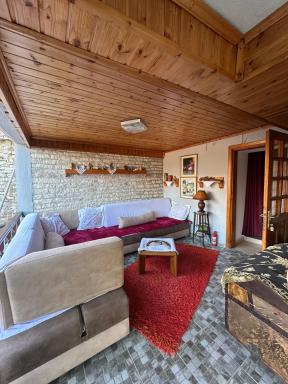 Mani Guest House - Housity
