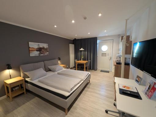 Schäfers Hotel, Self Check In, Cafe am Hotel - Housity
