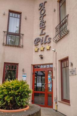 Hotel Pils with Self-Check in - Housity