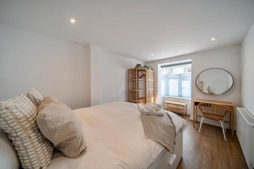 Modern 2 Bed Apartment - Central Oxford - Pass the Keys - Housity