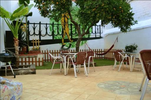 Tarragona Hostel - Housity