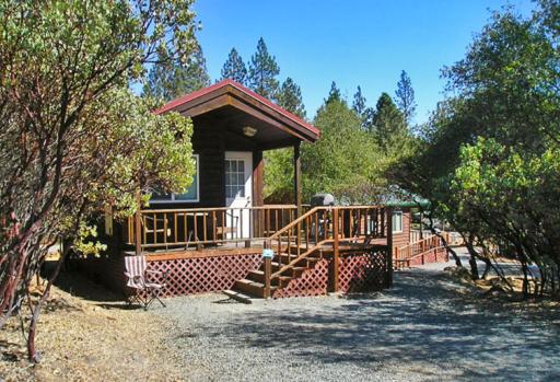 Lake of the Springs Camping Resort Cabin 1 - Housity