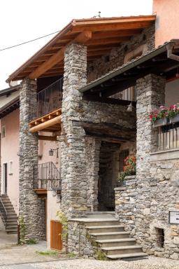 Charming Rustico Losone near Locarno - Housity