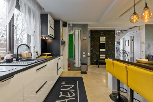 CosTan Home s Luxury House with Parking - Housity