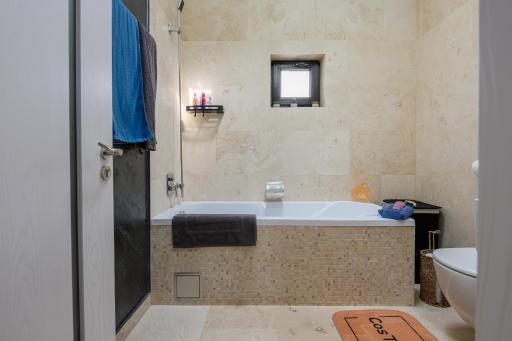 CosTan Home s Luxury House with Parking - Housity