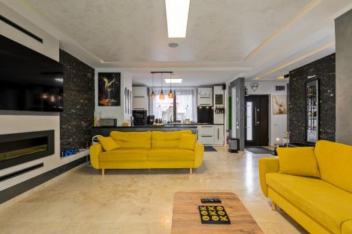 CosTan Home s Luxury House with Parking - Housity