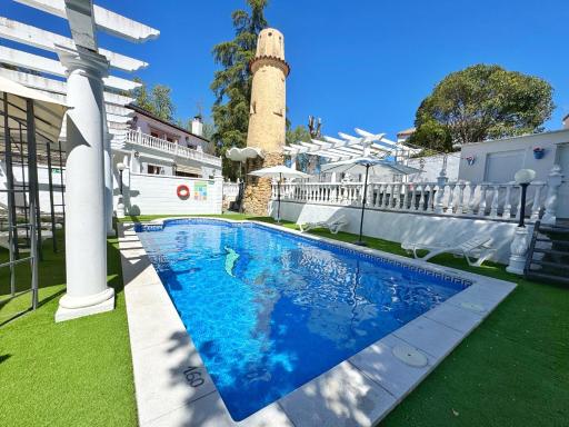 Hostal El Brillante - Alojamientos El Duque - Housity