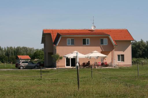 Guesthouse Capistro - Housity