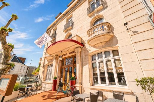LOGIS Hotel Majestic Chatelaillon Plage - La Rochelle - Housity