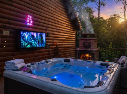 Enchanted Forest Cabin And Teepee! Lights & Laser Show! Private Hot Tub! Unique Stay! - Housity