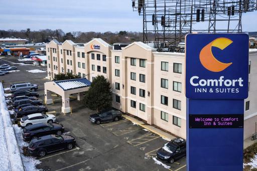 Comfort Inn & Suites Meriden East - Housity