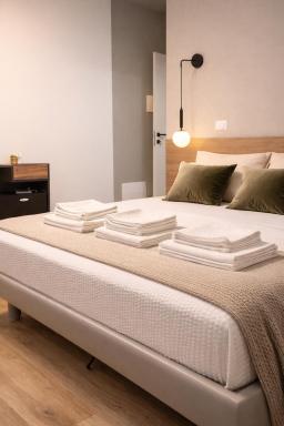 A Due Passi Dalla Scalinata Restyling - Housity