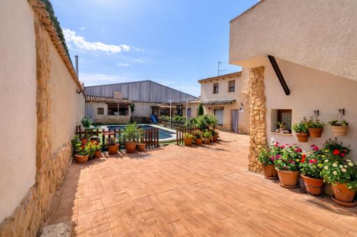 Casa Rural la Quinteria de Sancho piscina para tres apartamentos - Housity
