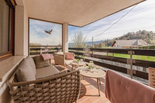 Apartment Valy - Free Bikes, Relaxing Terrace & Near Bled - Hizvo