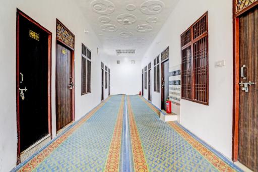 OYO 82121 PARK'S HOTEL - Housity