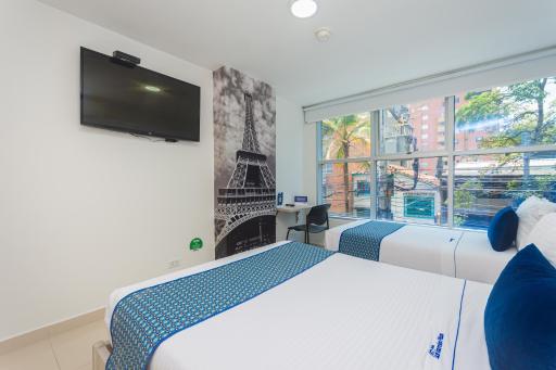 Hotel Laureles Plaza - Housity