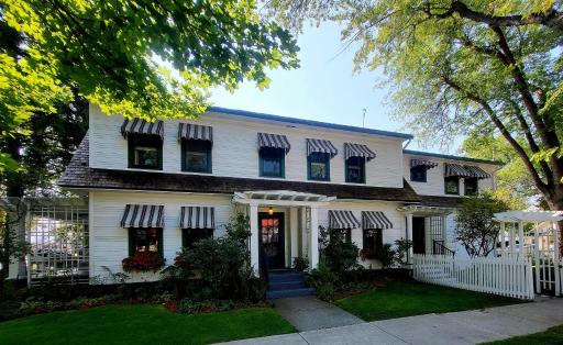 Garden Wall Inn - Housity