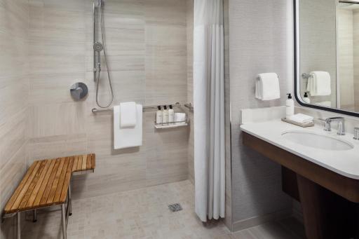 Grand Hyatt DFW Airport - Housity