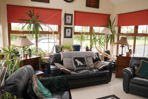 Knockalla luxury property with hot tub suitable for families - Housity