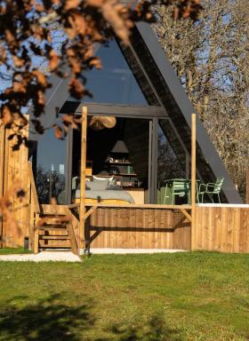 L Atypique Cabane insolite avec spa et sauna privatifs - Housity