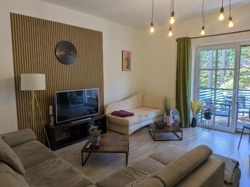 großes offenes Loft oder kleine gemütliche Wohnung mit Balkon - Housity