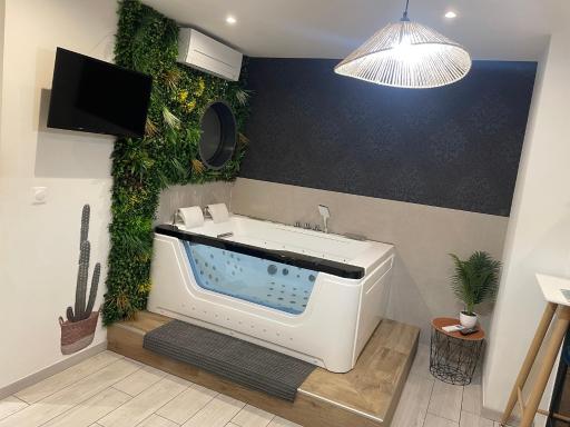 Appartement avec jacuzzi - Housity