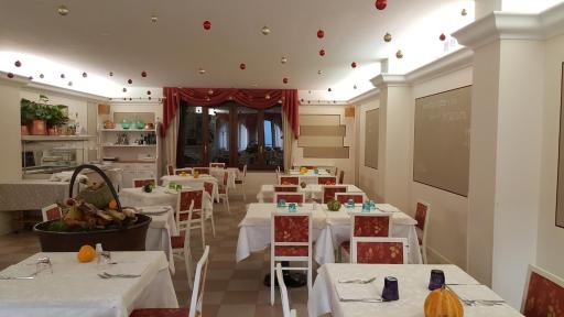 Hotel Ristorante Centrale - Housity