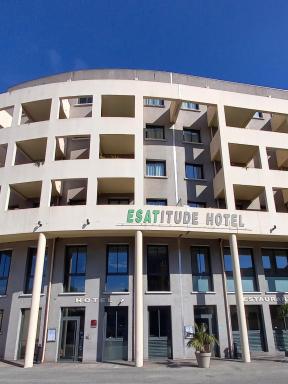 Esatitude Hotel - Housity