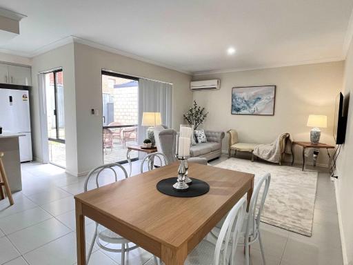 1 Sparkling Sanctuary Joondanna 3BR 2BA & Parking - Housity