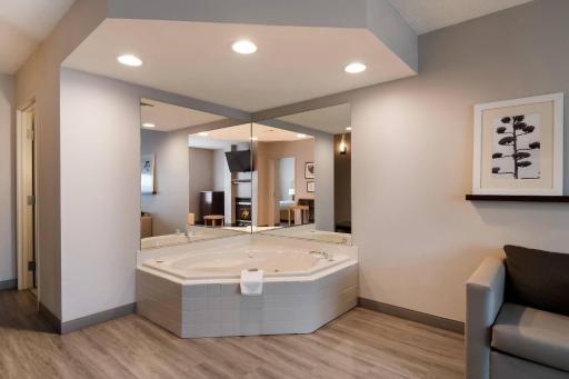 Country Inn & Suites by Radisson, Harrisburg Northeast - Hershey - Housity