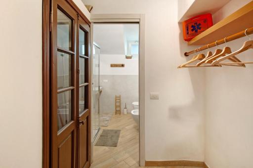 Thari House Como Lake - Housity