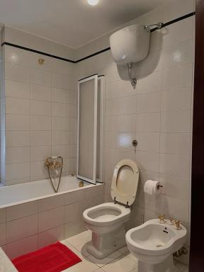 Lady House - Housity