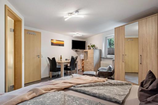 Haus Bienen - Housity