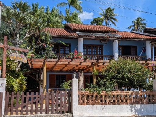 Pousada Manacá — Pé na Areia na Ilha Grande - Housity