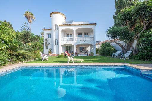Villa at the Beach - Housity