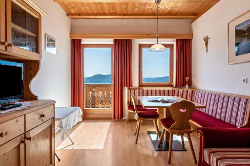 Haus Alpenblick Apt Edelweiß - Housity