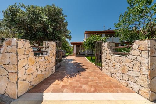Villa Eleonora Residence App to 1 - Housity