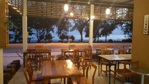 Yellow House Rayong - Housity